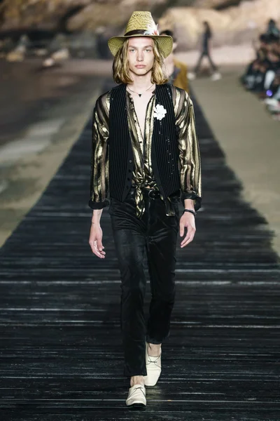Look 44